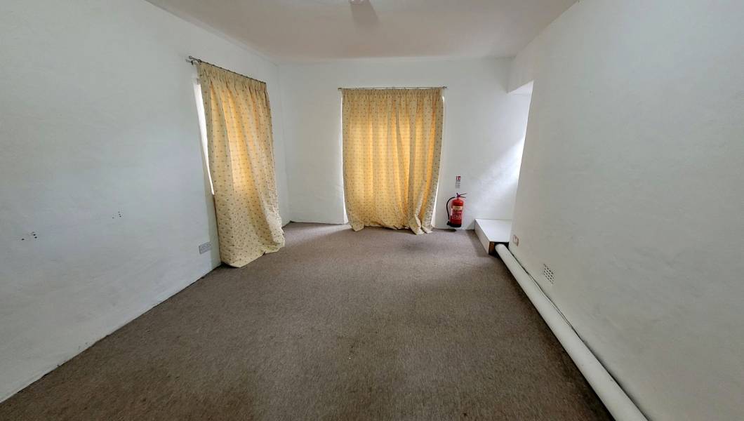 12, Devonshire Street Mere Commercial